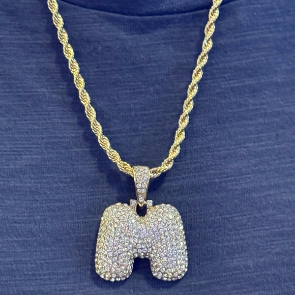 ☃️BOGO50%☃️🆕✨GOLD M✨BUBBLE LETTER INITIAL NECKLACE - Picture 4 of 16